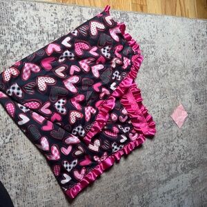 Heart Patterned Ruffled Blanket bamboo and milky